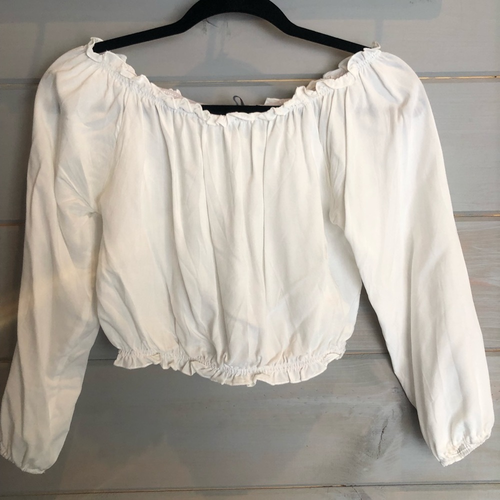 WHITE BLOUSE CROPPED